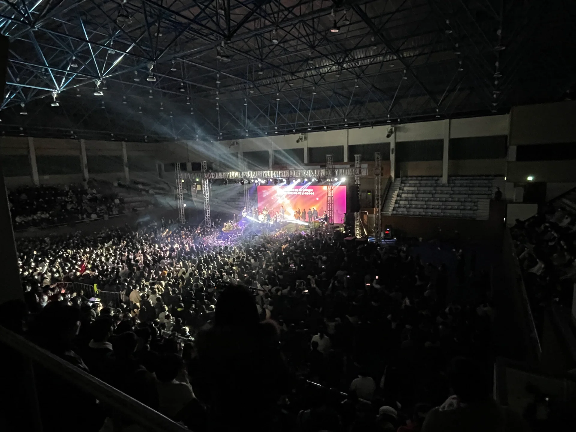 2022 Back to the Garden — 용인 · 용인 공연의 무대와 객석