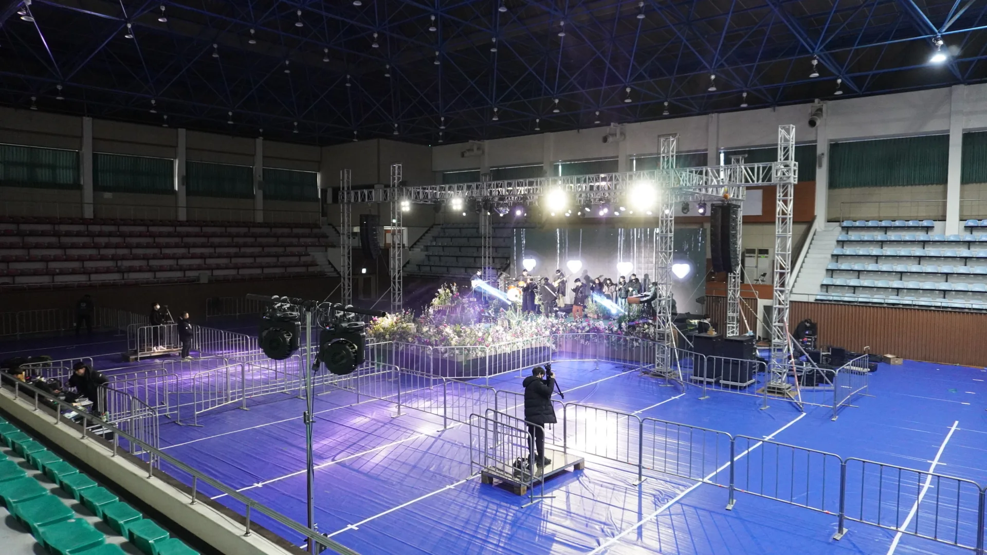 2022 Back to the Garden — 용인 · 용인 공연의 무대 설치 현장